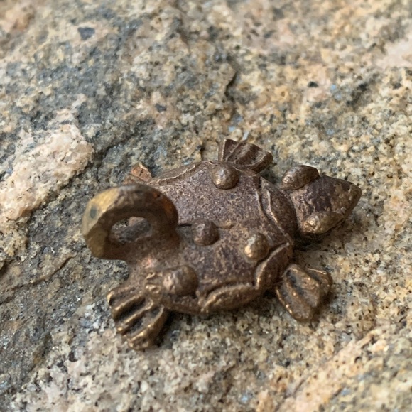 Artesian Metal Turtle Pendant Necklace Jewelry - Picture 3 of 10